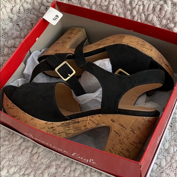 American Eagle Sandals - Picture 2 of 5